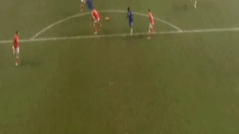 库尔图瓦膝盖囊肿破裂剧痛，恐缺席欧冠与阿森纳之战